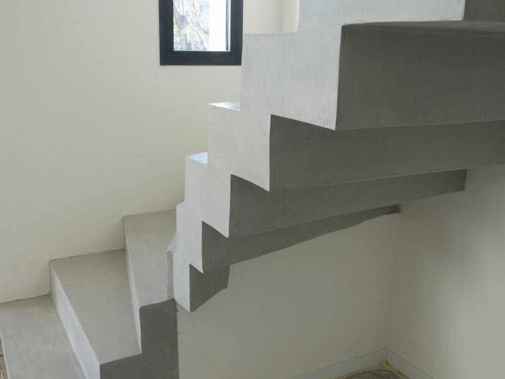 Création d'escalier en béton dans le Rhône