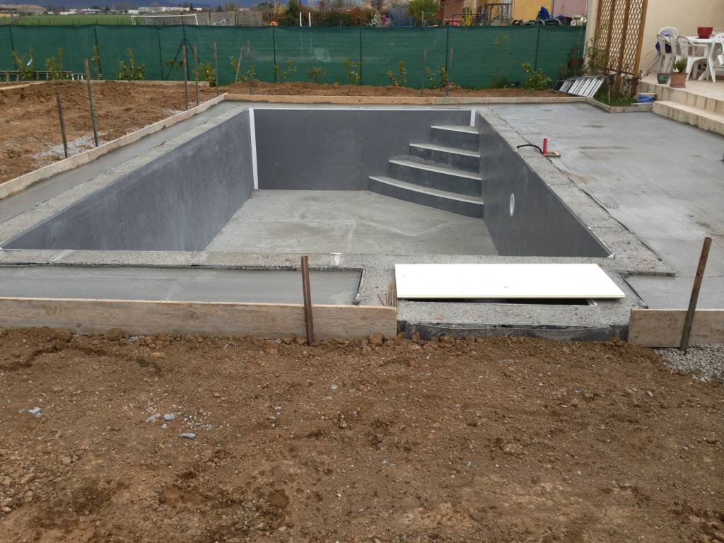 Création piscine béton Lyon
